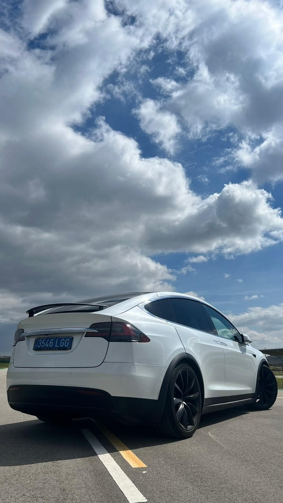 Tesla Model X puertas abiertas